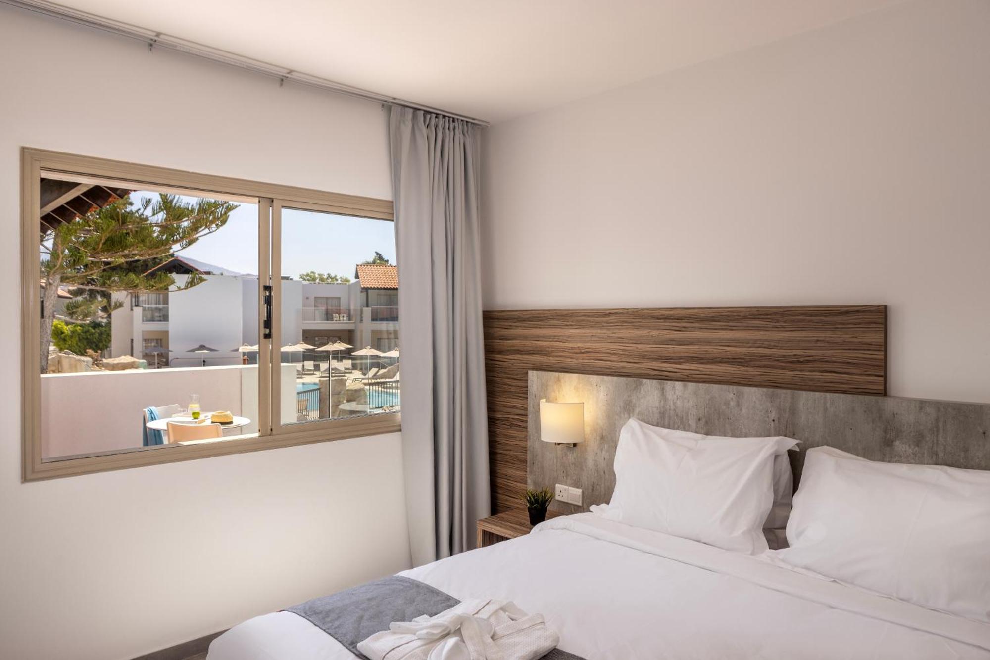 Kapetanios Aqua Resort Coral Bay Exteriör bild